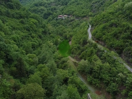 TRABZON MAÇKA' DA DERE KENARINDA ARSA